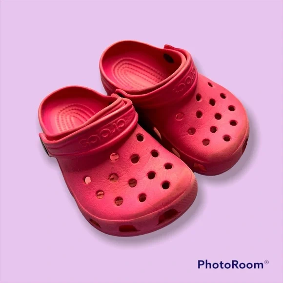 đť…şPink Toddler Baby Crocs Size 6/7 - Picture 1 of 4